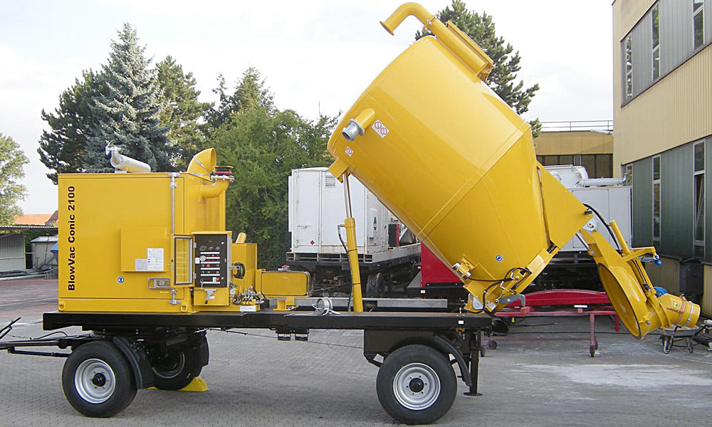 Мобільний вакуумний пилосос BlowVac Conic на причепі