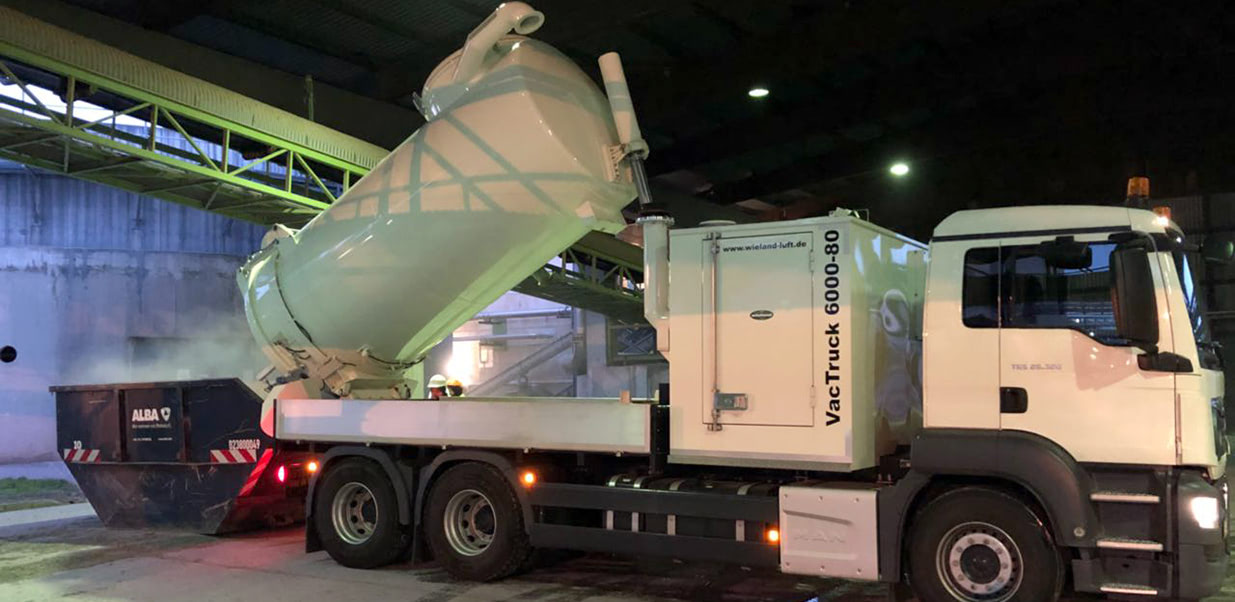 Серія промислових пилососів VacTruck на базі вантажівки